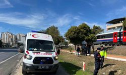 İncirliova’da trenin çarptığı yaşlı kadın ağır yaralandı