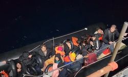 İzmir açıklarında peş peşe göçmen yakalama ve kurtarma operasyonları