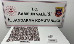 Jandarma taksideki yolcuları uyuşturucuyla yakaladı
