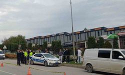 Kamyonete çarpıp devrilen motosikletin sürücüsü yaşamını yitirdi