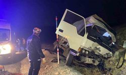 Karaman’da kontrolden çıkan kamyonet kayalıklara çarptı: 1 yaralı