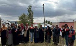 Kars’ta jandarma kadınları KADES hakkında bilgilendiriyor