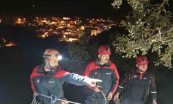 Kayalıklarda mahsur kalan şahıs AFAD ekiplerince kurtarıldı