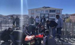 Kırılan pompa parçasının altında kalan işçi yaralandı