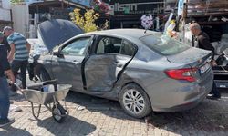 Konya’da kontrolden çıkan otomobil yayalara çarptı: 3 yaralı