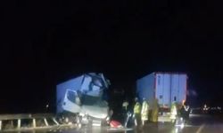 Konya’da tır ile kamyonet çarpıştı: 1 ölü, 2 yaralı