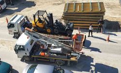 Köprüde arıza yapan kamyonet trafiği felç etti