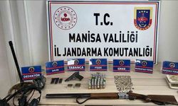 Manisa’da tarihi eser operasyonu: 289 obje, silahlar ve dedektör ele geçirildi
