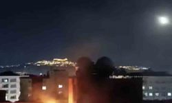 Mardin’de binanın çatısında çıkan yangın söndürüldü