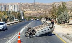 Mardin’de takla atan otomobil sürücüsü yaralandı