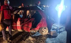 Mersin’de 1 kişinin öldüğü, 4 kişinin yaralandığı ve iki köpeğin telef olduğu trafik kazası kameraya yansıdı