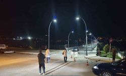 Motosiklet ile hafif ticari araç çarpıştı: 2 yaralı