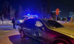 Motosiklet otomobile çarptı: 1’i ağır 4 yaralı
