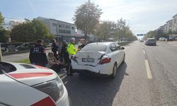 Bursa'da tırın çarptığı otomobil metrelerce sürüklendi