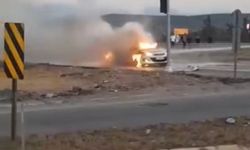 Osmaniye’de otomobil alev topuna döndü