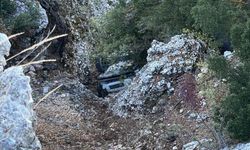Otomobil uçuruma yuvarlandı, sürücü hayatını kaybetti