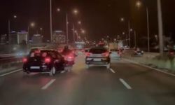 Bursa'da otomobilin çarptığı motosikletli savruldu!