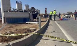 Otomobille çarpışan kamyonet ters döndü: 1 ölü, 1 yaralı
