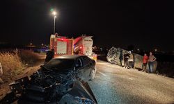 Otomobille, minibüs çarpıştı: 3 yaralı