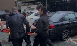 Sağanak ve rüzgar aniden bastırdı, devrilen ağacın altında kalan 3 kişi yaralandı
