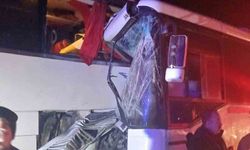 Servis otobüsü yolcu otobüsüne çarptı: 13 yaralı