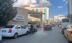 Siirt’te hastane bahçesinde bıçaklı kavga: 3 yaralı