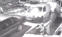 Sultangazi’de paletleri kamyonete yükleyip çaldılar: 1’i kadın 2 hırsız rahat tavırlarıyla dikkat çekti