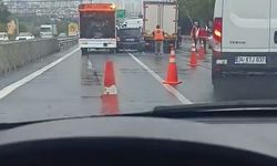 TEM Otoyolu’nda zincirleme kaza: Aracını çekmek isterken yeniden kaza yaptılar