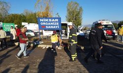 Tokat’ta iki işçi servisi çarpıştı: 10 yaralı