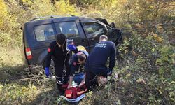 Tokat’ta uçuruma yuvarlanan araçtan 2 kişi sağ kurtuldu