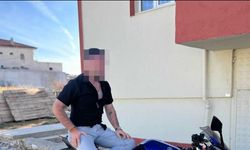 tüfekle oynarken kazara kendini vurdu