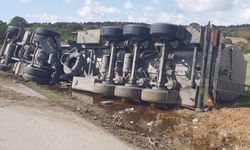 Uşak’ta tır yan yattı: 1 yaralı