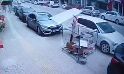 Bursa'da üzerine uçan eternit çatıdan böyle kurtuldu
