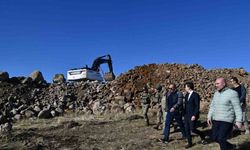 Vali Çiçek sınır bölgesinde incelemelerde bulundu