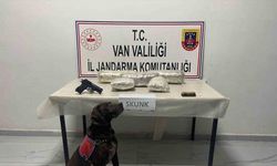 Van’da 4 kilo 311 gram skunk ve gümrük kaçağı malzeme ele geçirildi