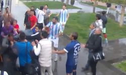 Yenildikleri takımın futbolcuları tarafından darbedildiler