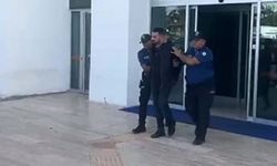 Yol verme kavgasında 1 kişiyi ayağından silahla vuran 2 şüpheli yakalandı