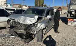 Yüksekova’da trafik kazası: 5 yaralı