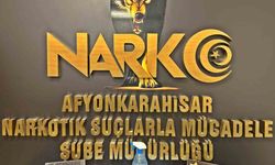 Zehir emdirilmiş rulo peçeteyi satamadan polise yakalandılar