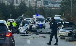 İki otomobil çarpıştı: 1 ölü, 2 yaralı
