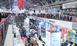 İnegöl’de hafta sonu yazar geçidi var