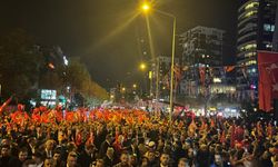 Bursa Cumhuriyet için yürüdü