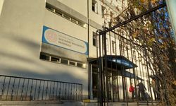 Okul çıkışı merdivenlerde oluşan yoğunlukta 21 öğrenci yaralandı