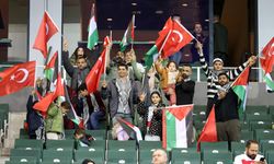 Filistinli çocuklar Türkiye-Gürcistan maçı için Kocaeli'de