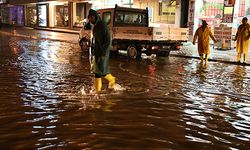 Sağanak su baskınlarına sebep oldu