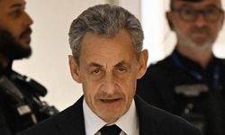 Eski Cumhurbaşkanı Sarkozy'yi 2 polis koruyacak