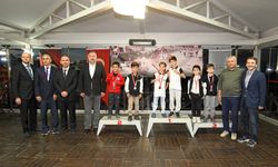 Osmangazi’de Satranç ustaları kupalarına kavuştu!