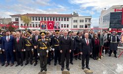 102.Yılında Cumhuriyet Bayramı coşkusu Bursa’da çelenk sunumuyla başladı