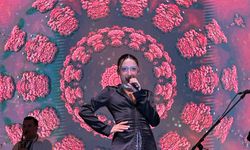 Yağmura rağmen Cumhuriyet coşkusu: Zeynep Bastık Bursa’yı salladı