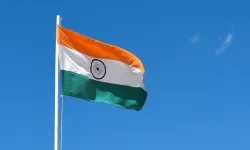 Kamyon, yolcu otobüsüyle çarpıştı: En az 20 kişi öldü